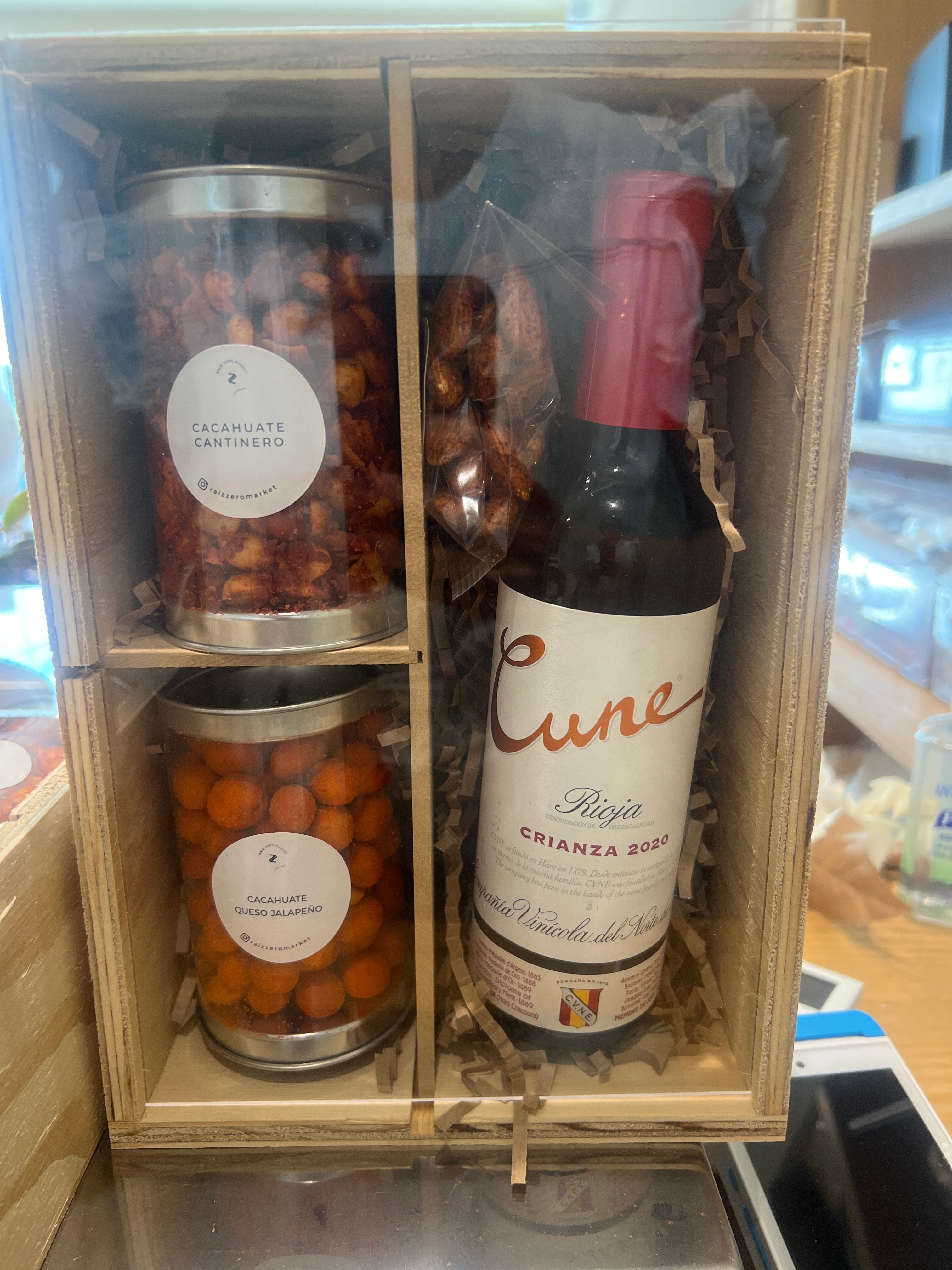 Caja madera vino Chico y 2 Botanas